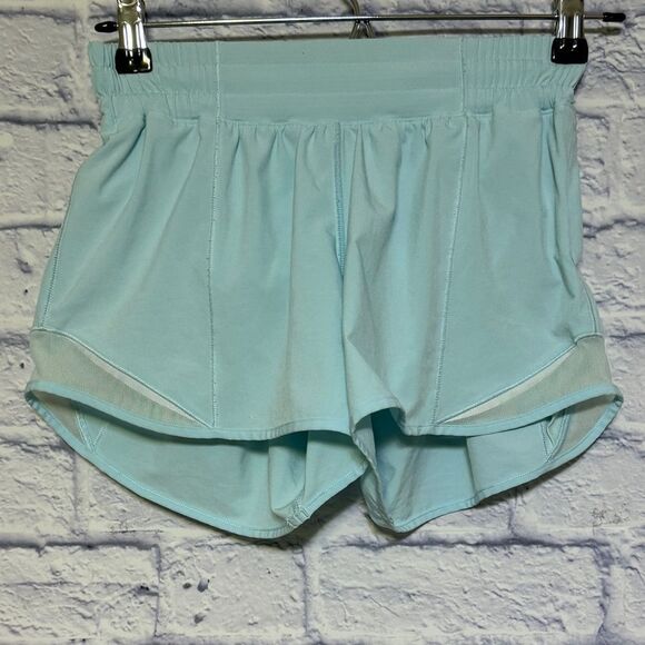 Lululemon Hotty Hot Short II (Long 4")
Ice Milk - Picture 5 of 14